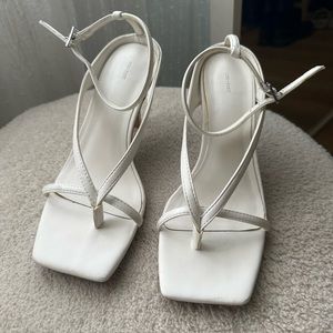 Oak + Fort White Kitten Heels SZ 6